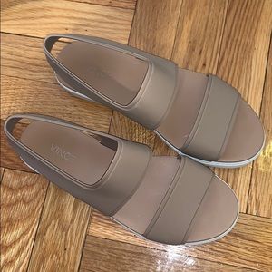 Vince Eres in Sand Rub- Jelly sandals